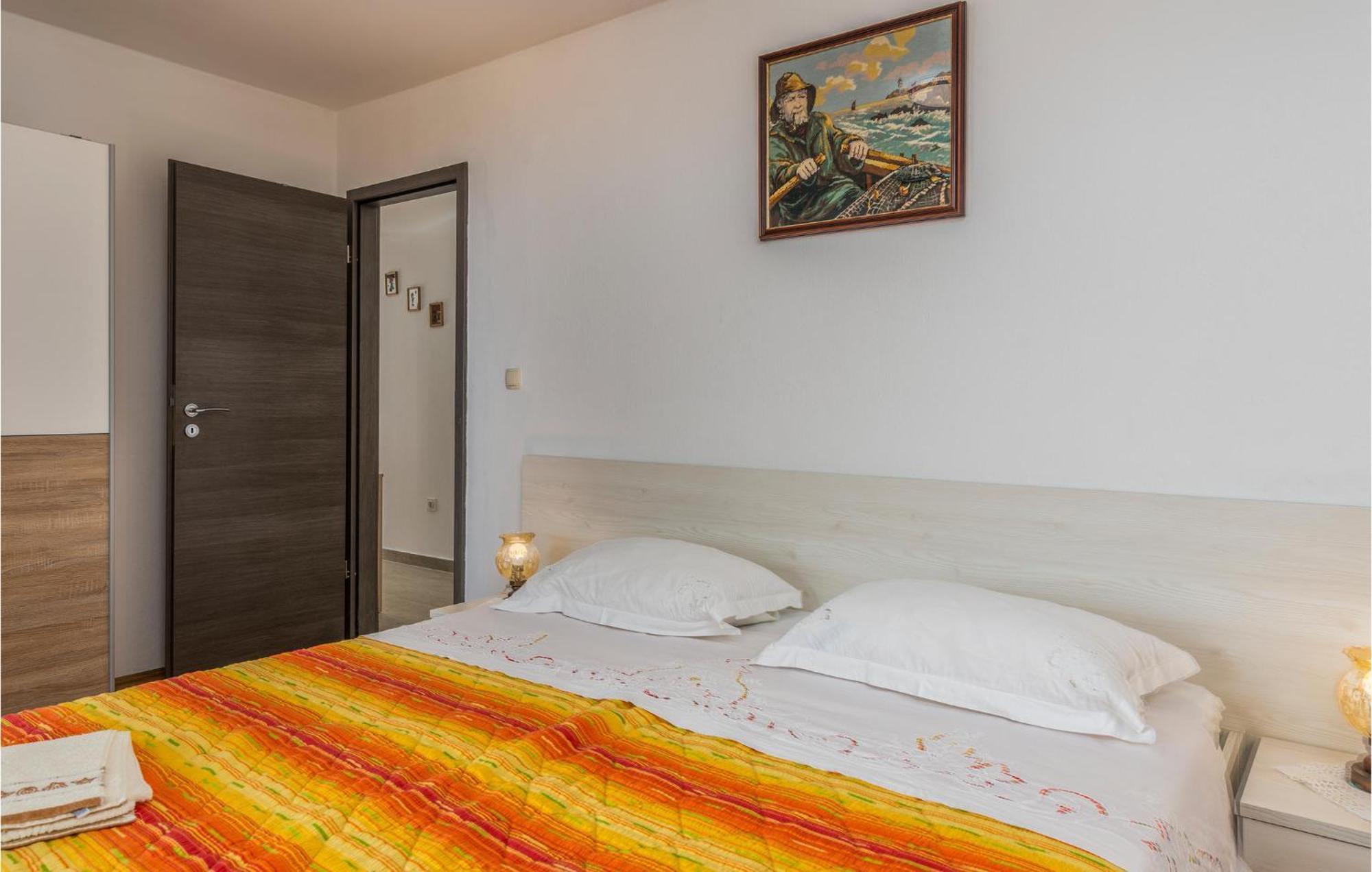 Lovely Apartment In Mali Losinj With Kitchen Екстер'єр фото